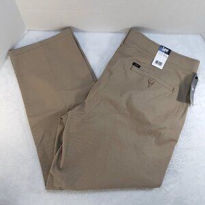 Lee Extreme Motion Khaki Pants Mens 44x30 Regular Straight Stretch Tan NWT